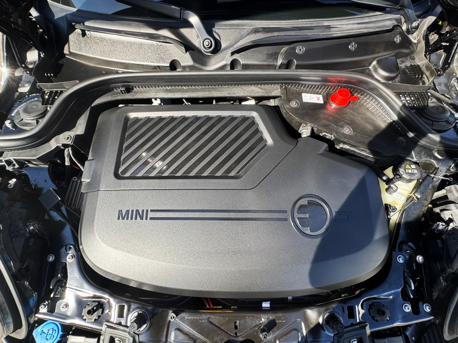 Fahrzeugabbildung MINI COOPER SE Classic-Trim KAM PDC SHZ TEMP NAV ALU
