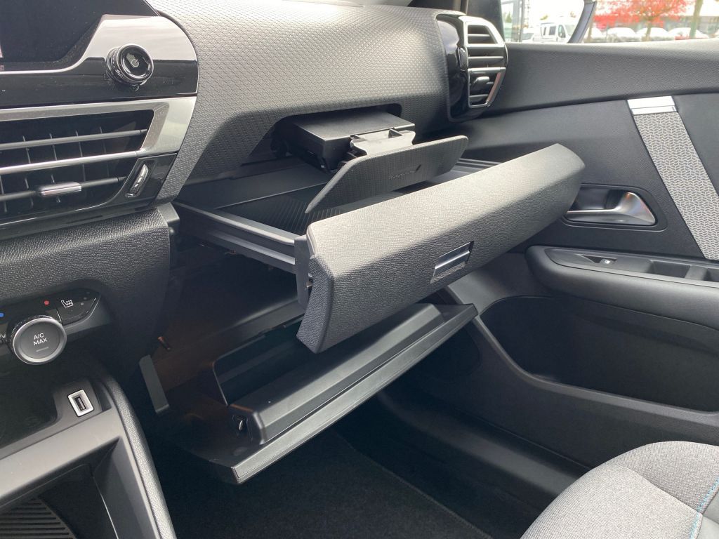 Fahrzeugabbildung Citroën C4 PureTech 130 Stop&Start EAT8 MAX *Kälte-Paket