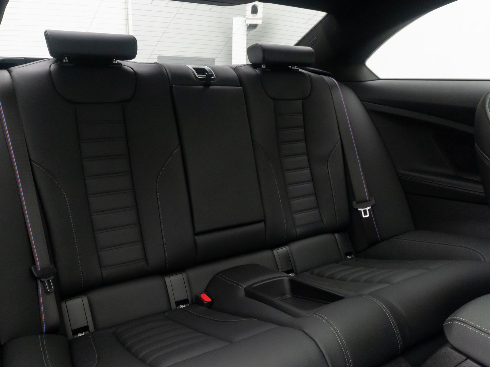 Fahrzeugabbildung BMW M240i xD Coup&eacute; Kamera Alarm DAB HiFi Glasdach