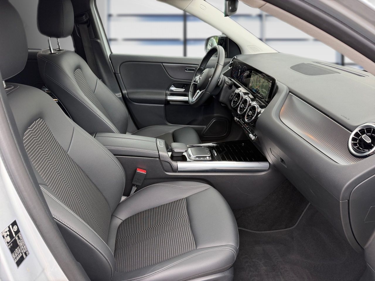 Fahrzeugabbildung Mercedes-Benz GLA 220 d 4m OFFROAD+NIGHT+AHK+KAMERA+LED+