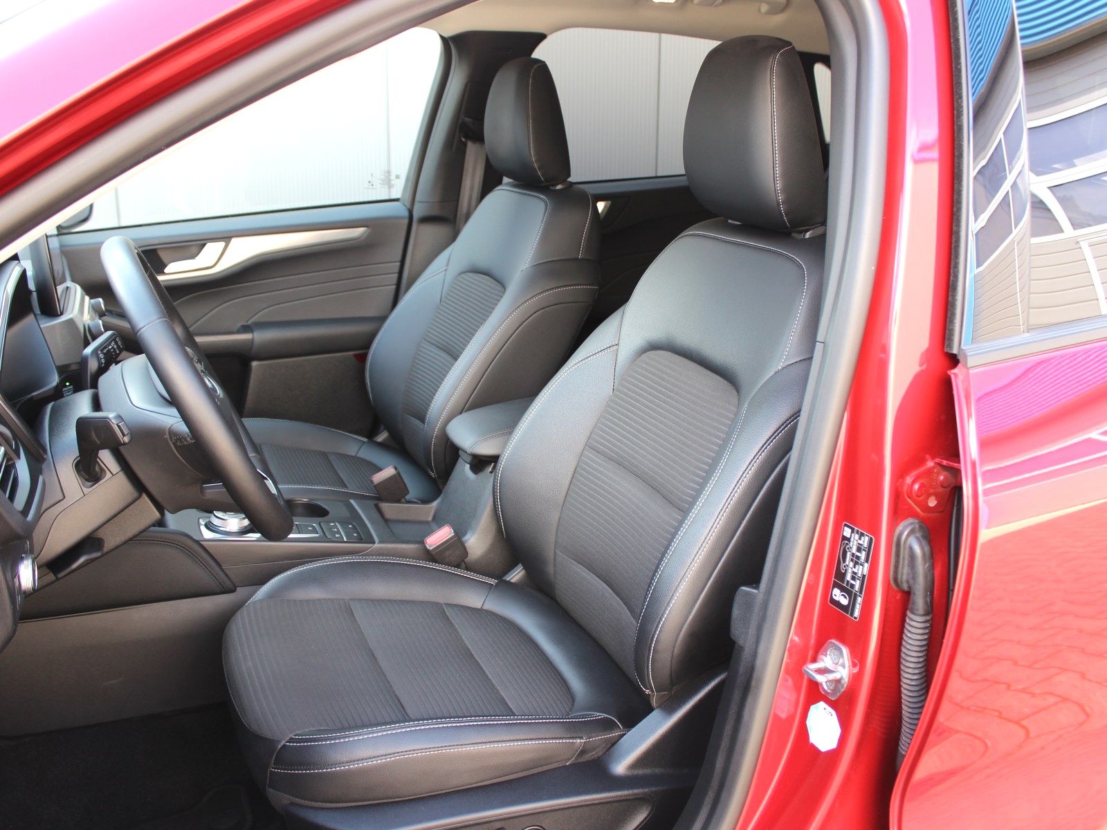 Fahrzeugabbildung Ford Kuga Plug-In Hybrid Titanium X 2,5 Duratec