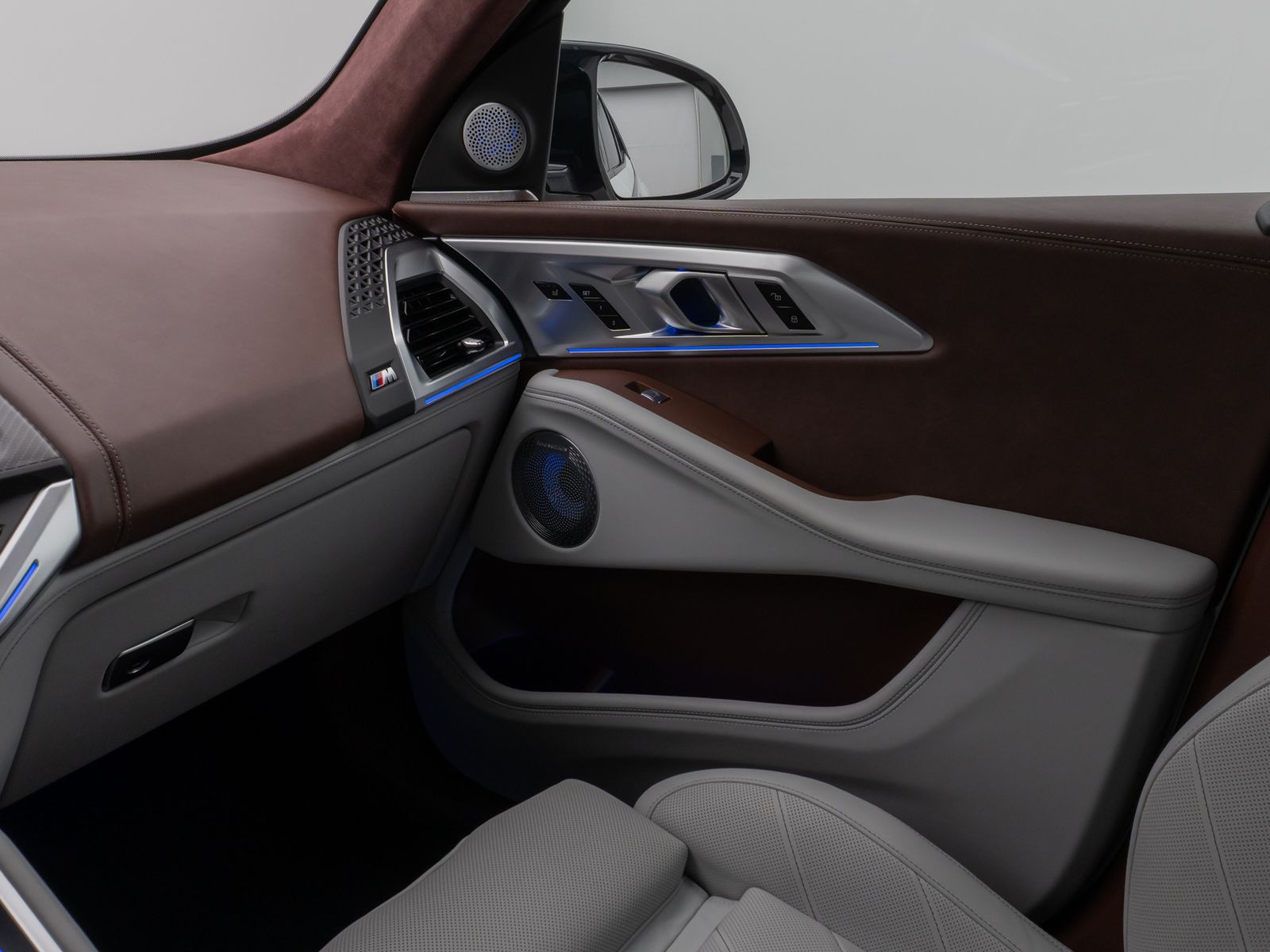 Fahrzeugabbildung BMW XM Individual M Sitze DAB B&W Massage SoftClose