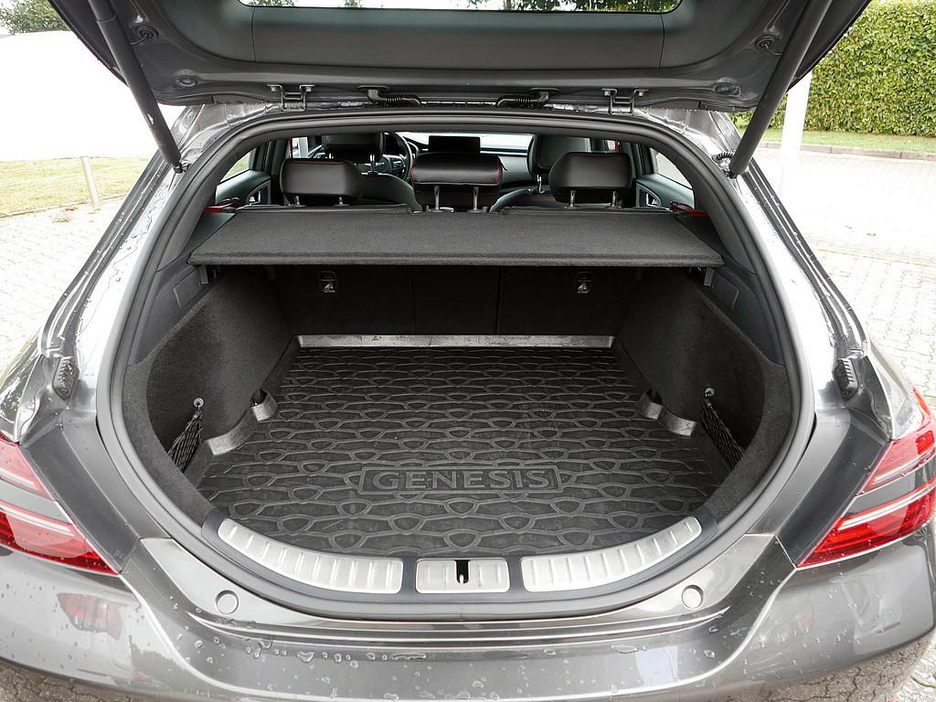 Genesis G70 Shooting Brake 2.2 Sport LED HUD ACC LEDER