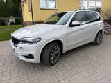 BMW X5 xDrive50i - - BMW X5 mit Benzin-Antrieb