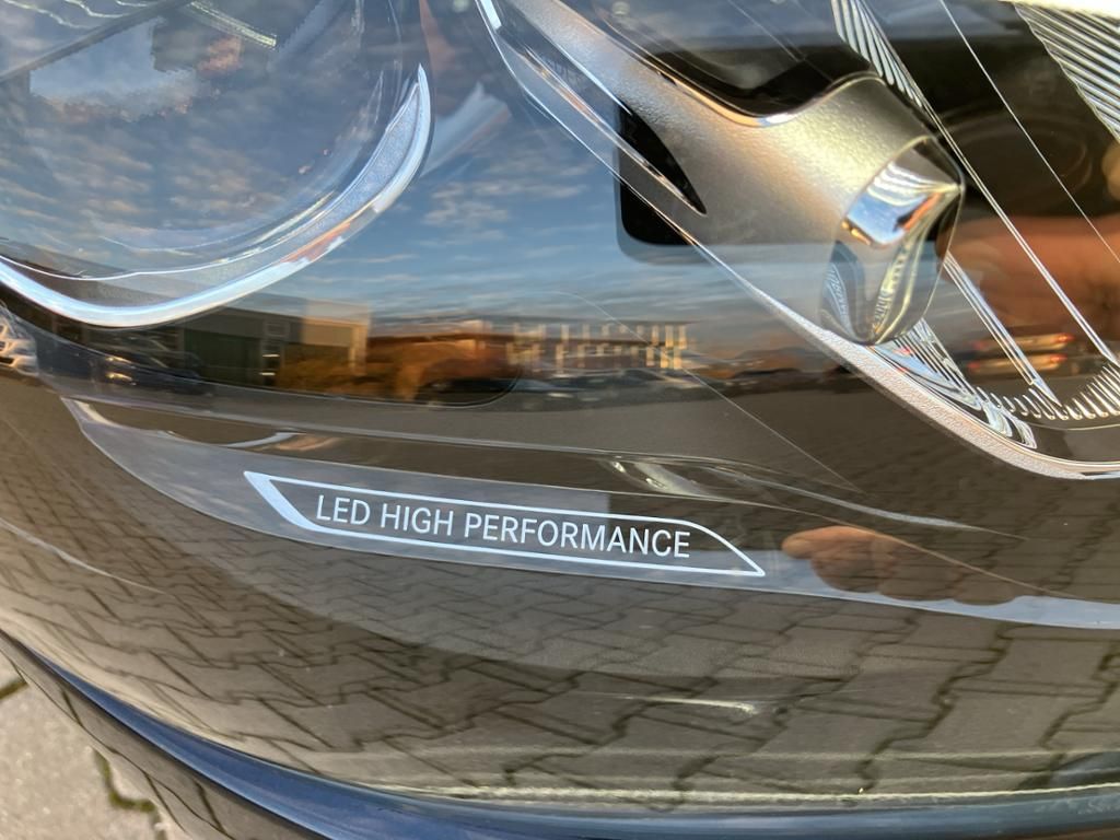 Fahrzeugabbildung Mercedes-Benz C 180 Lim. AMG*NIGHT*AHZV*LED*DISTR*DAB*KAMERA*