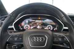 AUDI Q3 40 TFSI quattro S line | MMI Navi | Matrix AUDI Q3 40 TFSI quattro S line | MMI Navi | Matrix