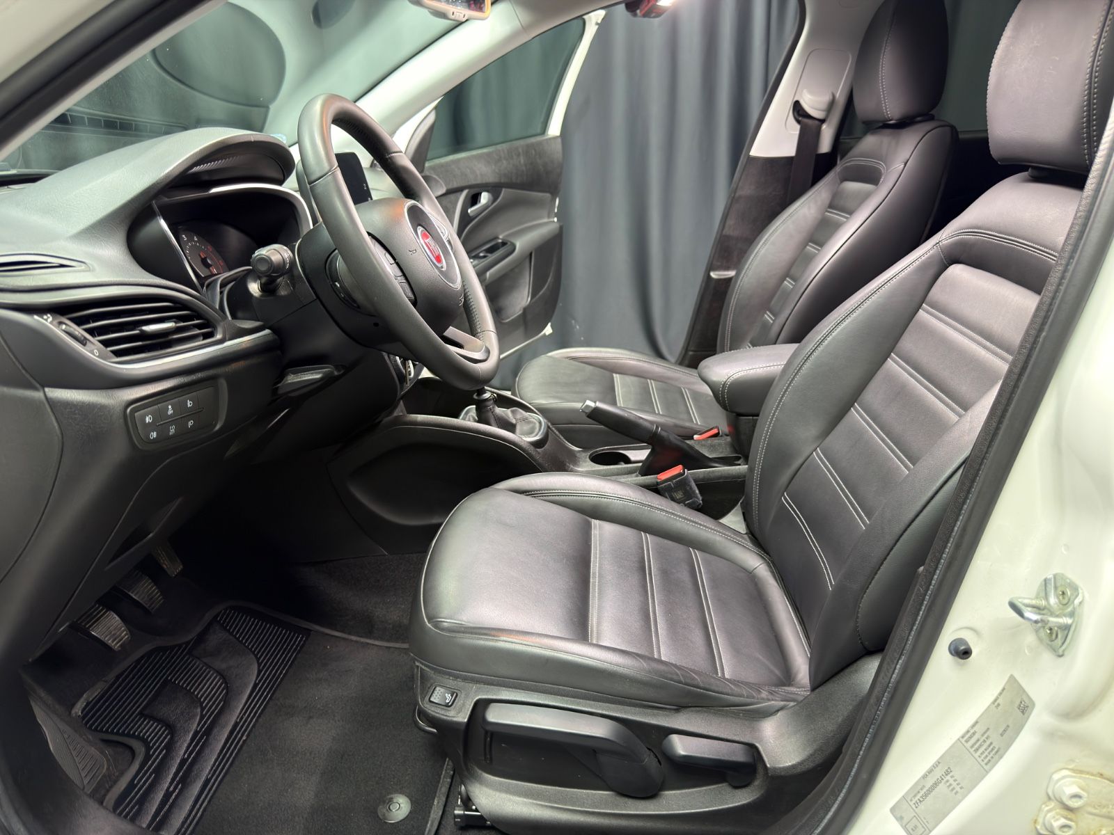 Fahrzeugabbildung Fiat Tipo Lounge |AHK|RF-CAM|LED|LEDER|NAVI