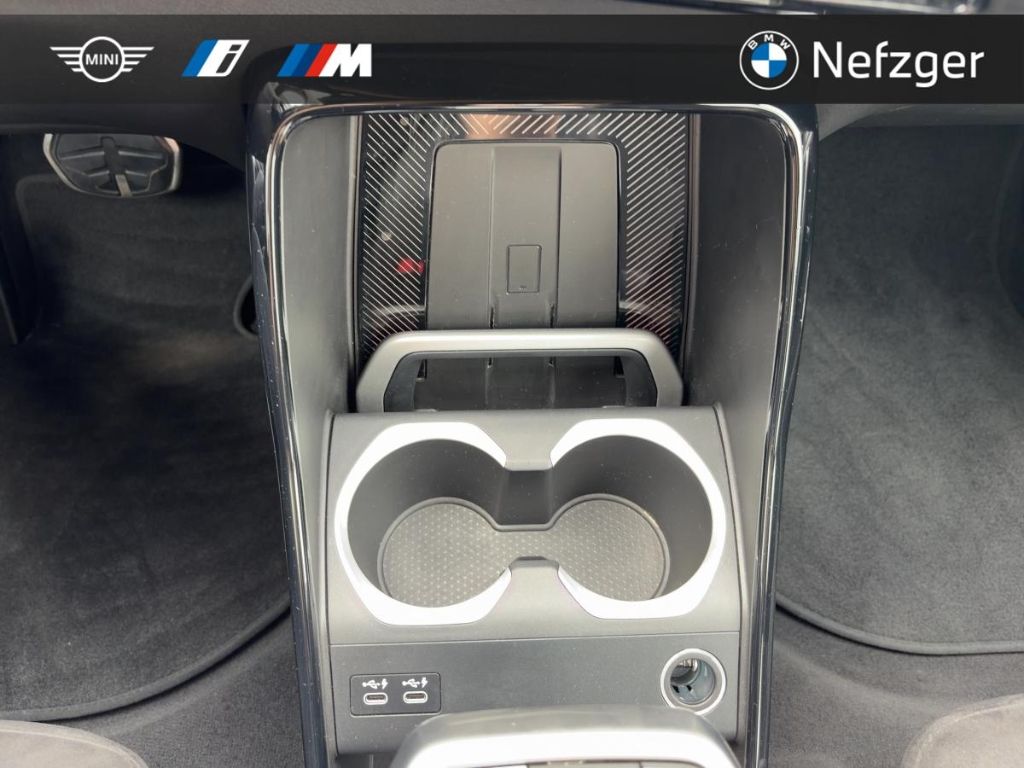 BMW X1 xDrive25e M Sport LED HUD AHK Lenkradheiz foto 20