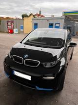 BMW i3s (120 Ah), 135kW s - schwarz mit Ledersitzen - schwarze BMW i3