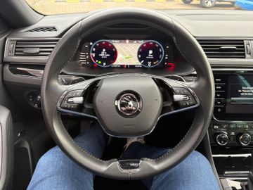 Fahrzeugabbildung SKODA Superb Combi 2.0 TSI L&K 4x4 DSG Pano AHK uvm