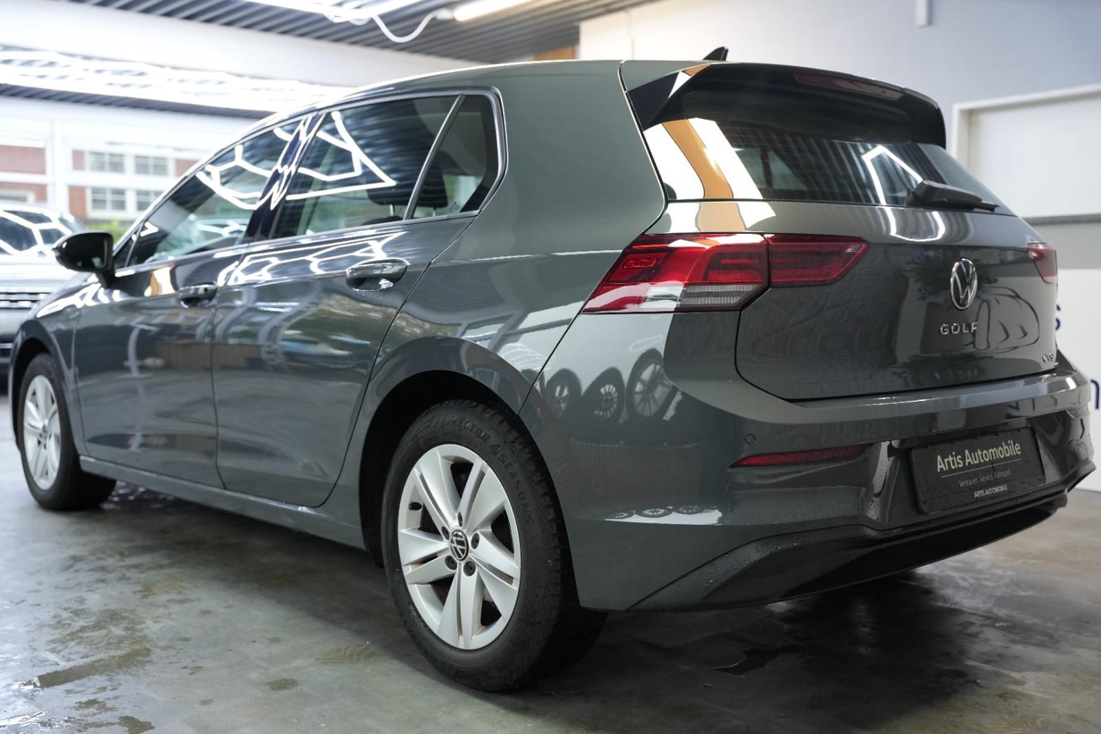 Volkswagen Golf VIII LIFE*ANHÄNGERKUPPLUNG*PDC*ACC*PDC*NAVI