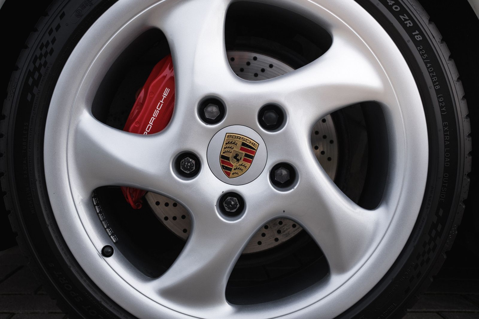 Fahrzeugabbildung Porsche 993/911 Carrera Coupé DAB-Tuner-Navigation