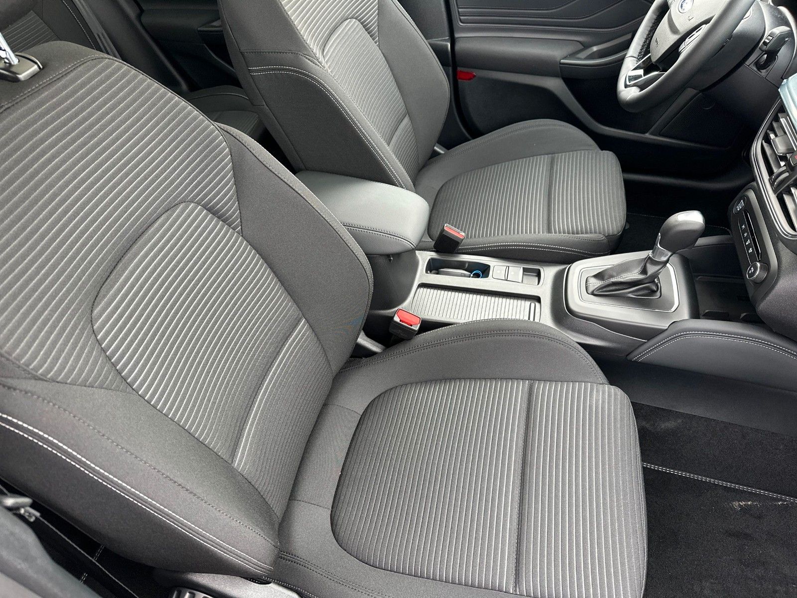 Fahrzeugabbildung Ford Focus Turnier Active X, FAHRASSISTENZPAKET