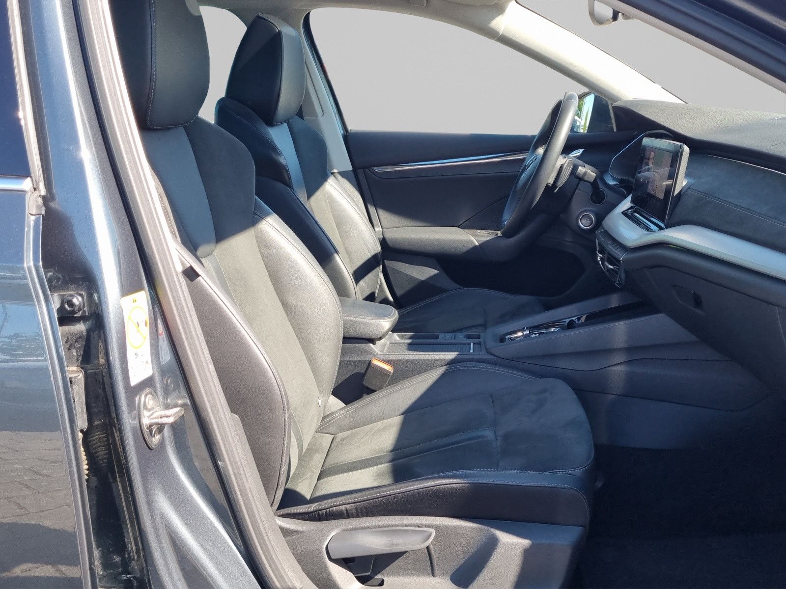 Fahrzeugabbildung SKODA Octavia Combi Style 2,0 TDI DSG Navi Pano AHK
