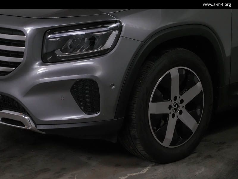 MERCEDES-BENZ GLB 220