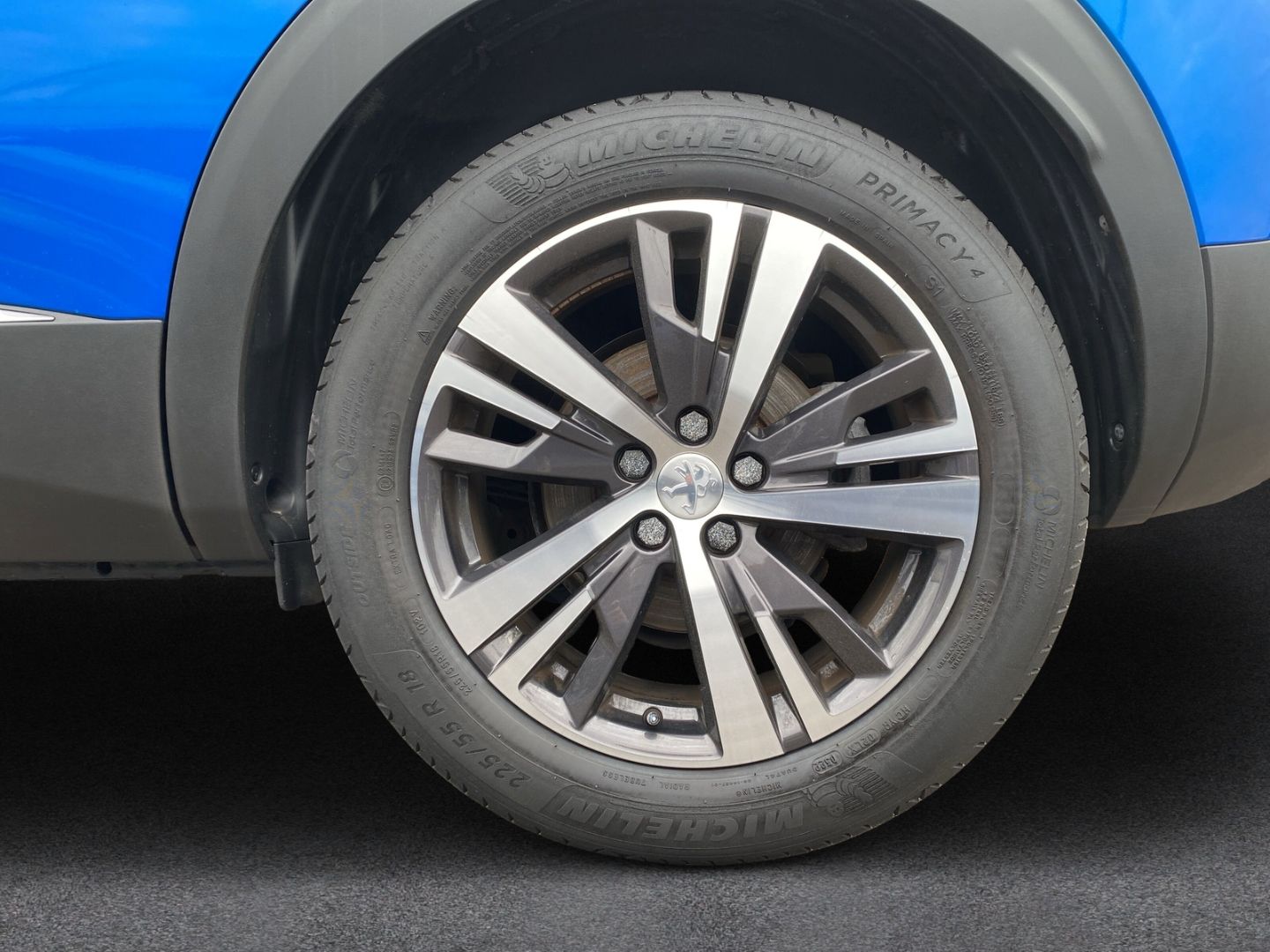 Fahrzeugabbildung Peugeot 3008 Roadtrip 1.2 PT 130 *Navi Digitales Cockpit