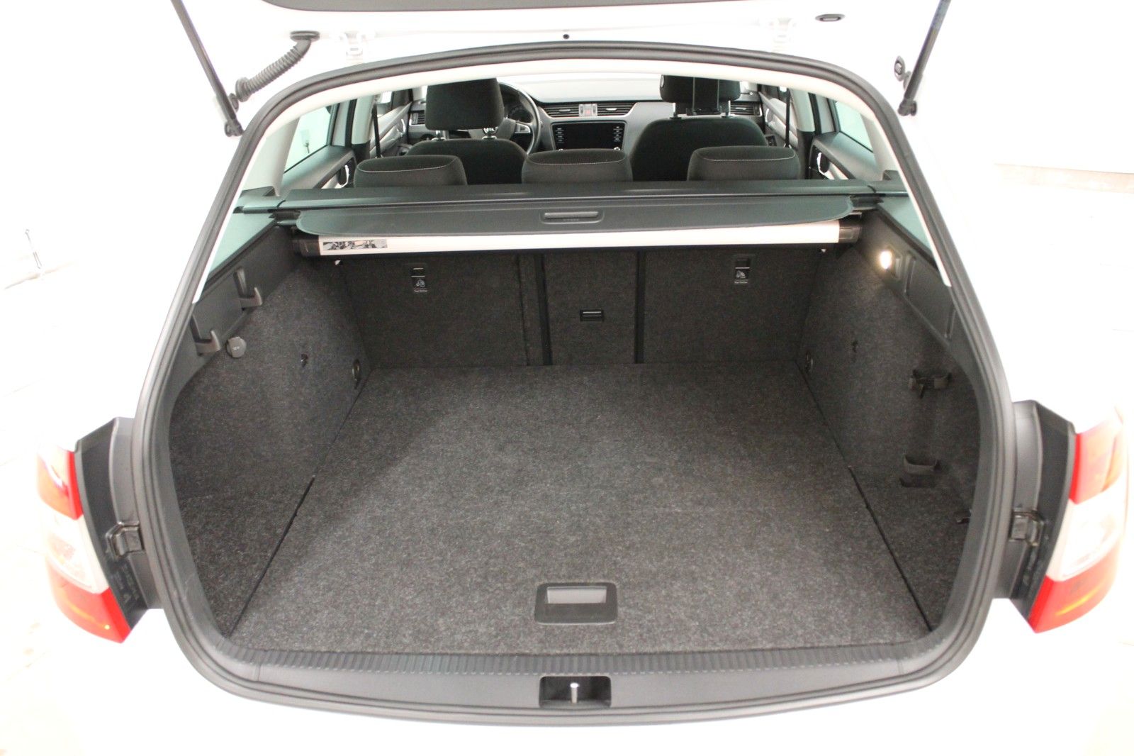 Fahrzeugabbildung SKODA Octavia Combi Soleil 1.5 TSI