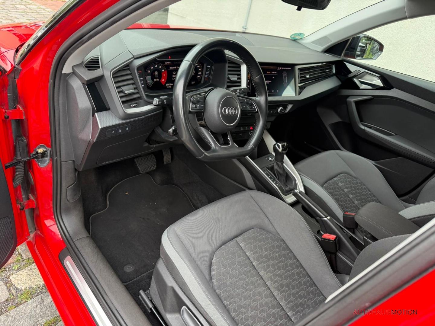 Audi A1 Sportback 30 TFSI S-tronic Apple CarPlay LED