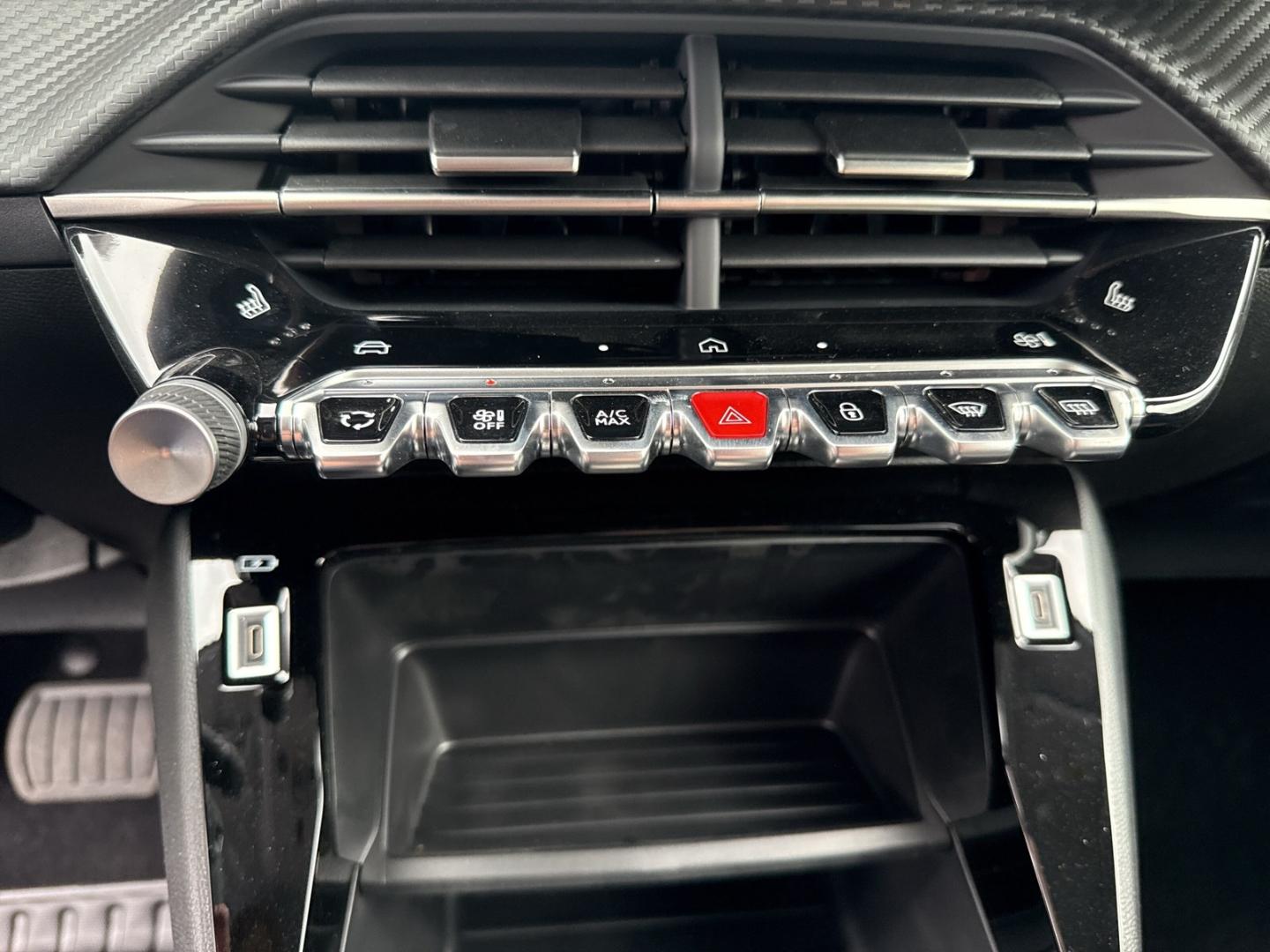 Peugeot 208 Hybrid Allure 81kW AT Sicht-Navigations-Pake