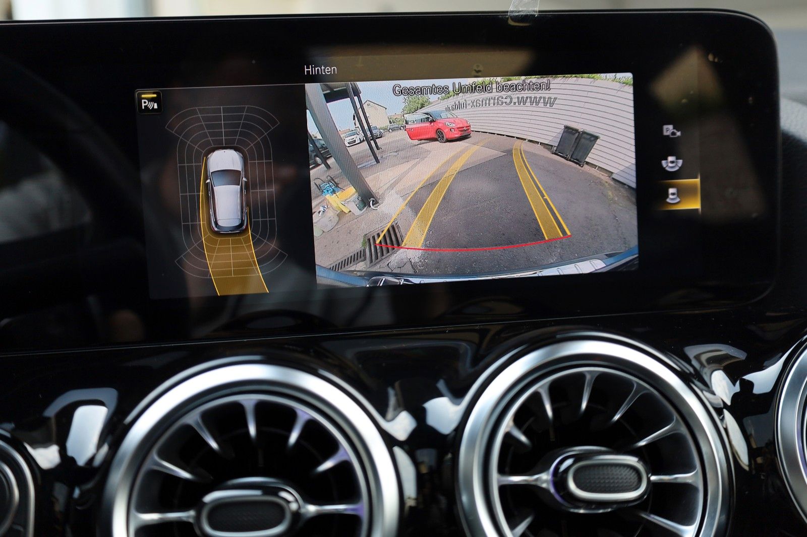 Fahrzeugabbildung Mercedes-Benz GLA 200 d, AMG line, Navi,LED,Kamera,Panorama