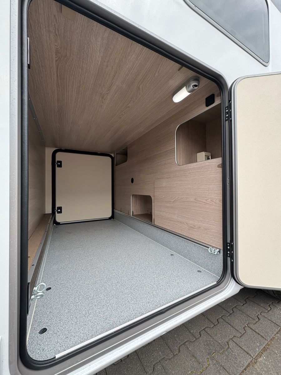Fahrzeugabbildung Bürstner Lyseo Time Skyline 690 G SIE SPAREN 12.349€!