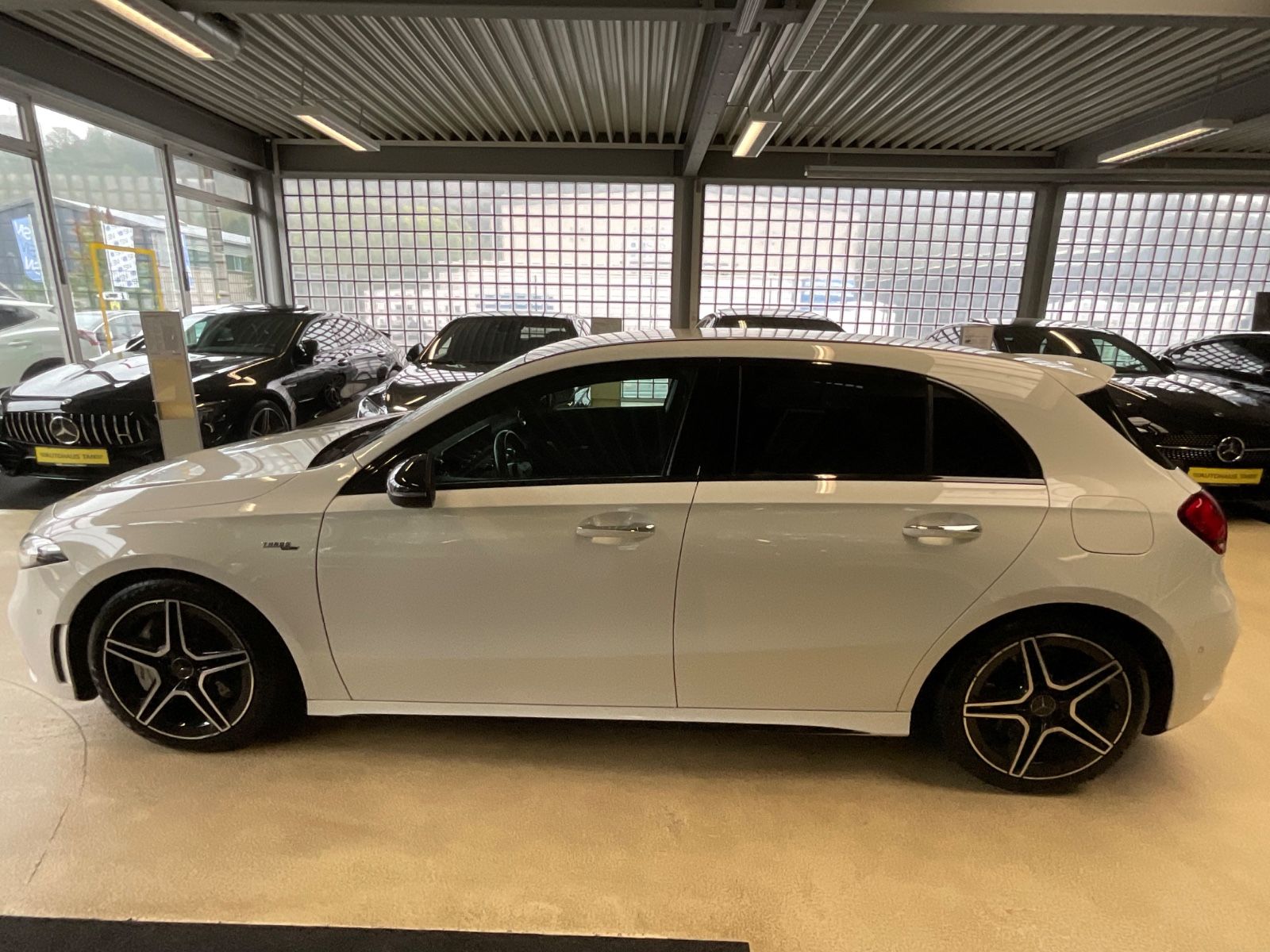 Fahrzeugabbildung Mercedes-Benz A 35 AMG 4Matic*Head-Up Display*MBUX