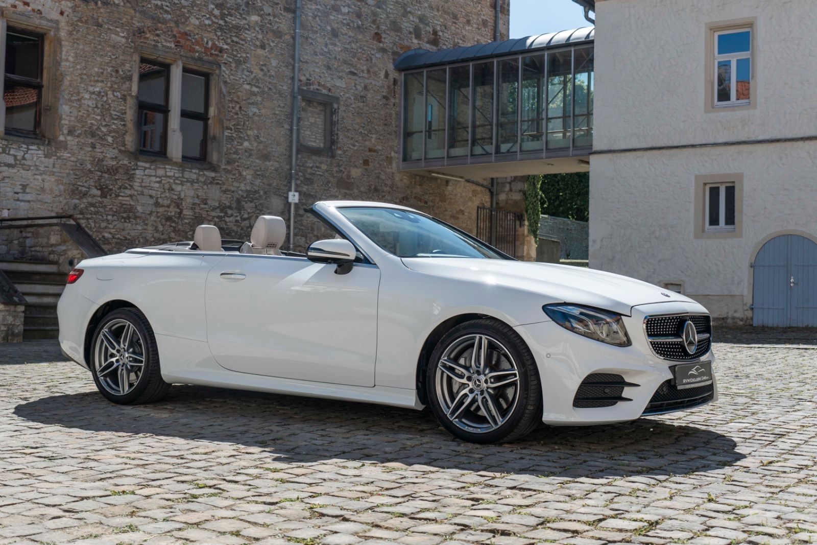 Fahrzeugabbildung Mercedes-Benz E 400 Cabrio 4Matic AMG HUD 360° BURMESTER ACC