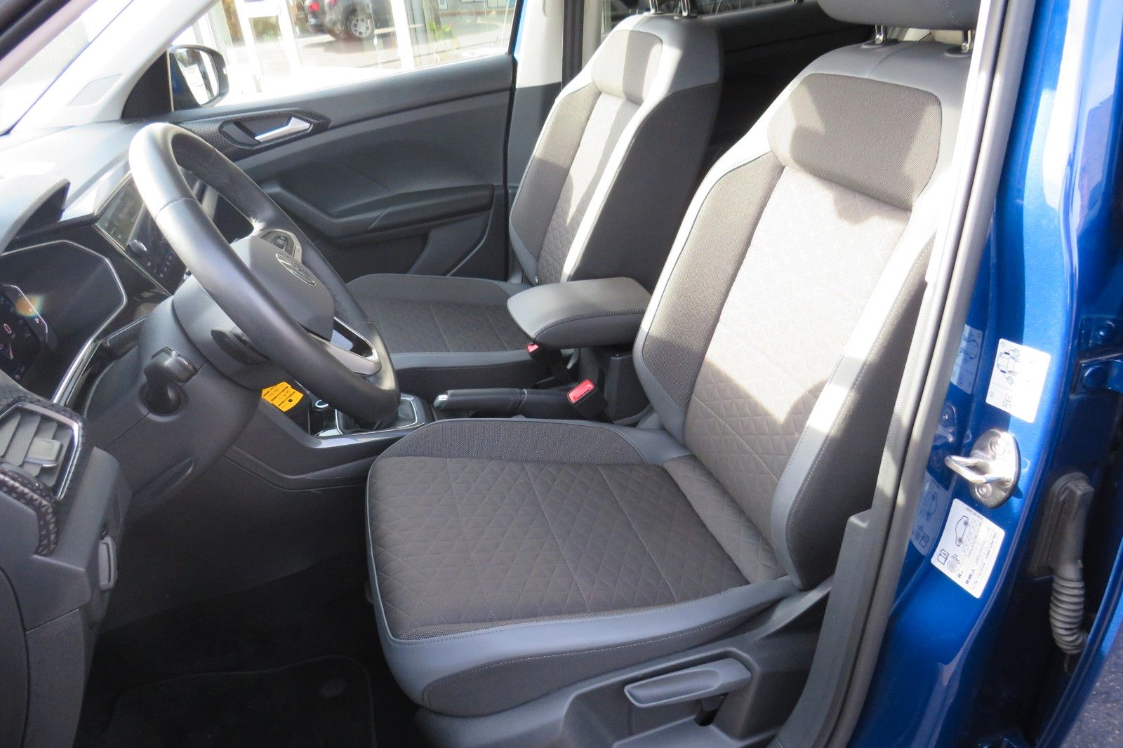 Fahrzeugabbildung Volkswagen T-Cross DSG Highline ACC NAVI KAMERA SITZH. 1Hd