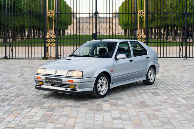 Renault R19 1.8 16V - only 18,300 kms, perfect condition