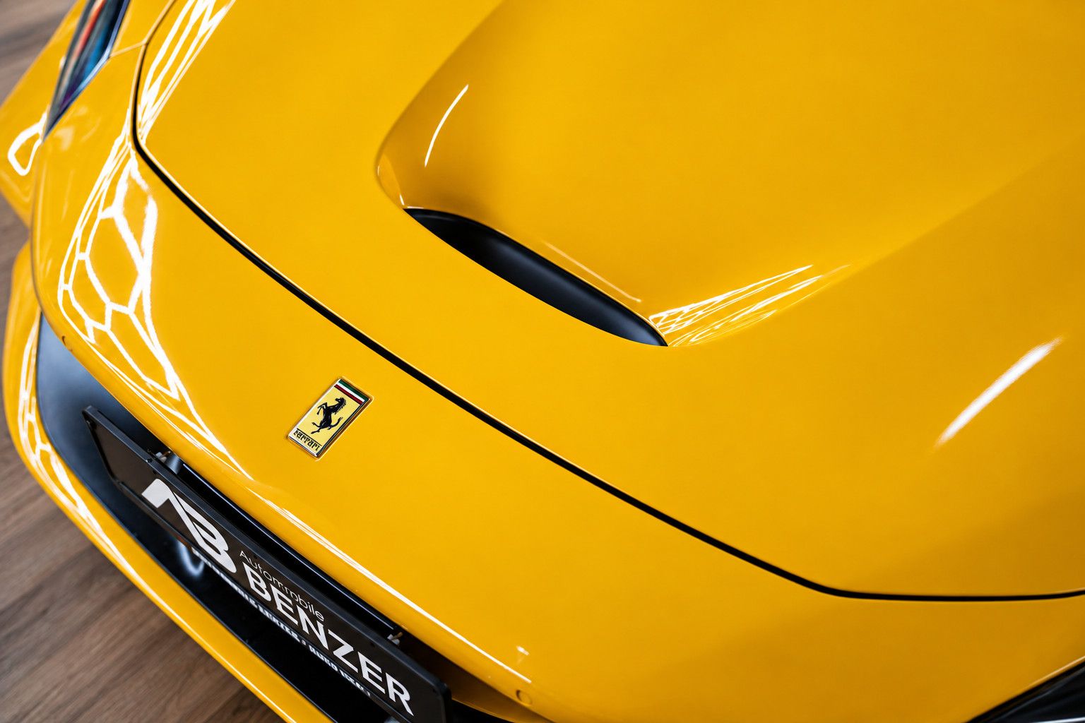 Fahrzeugabbildung Ferrari F8 Spider Giallo Modena *Lift*Carbon*Kamera*