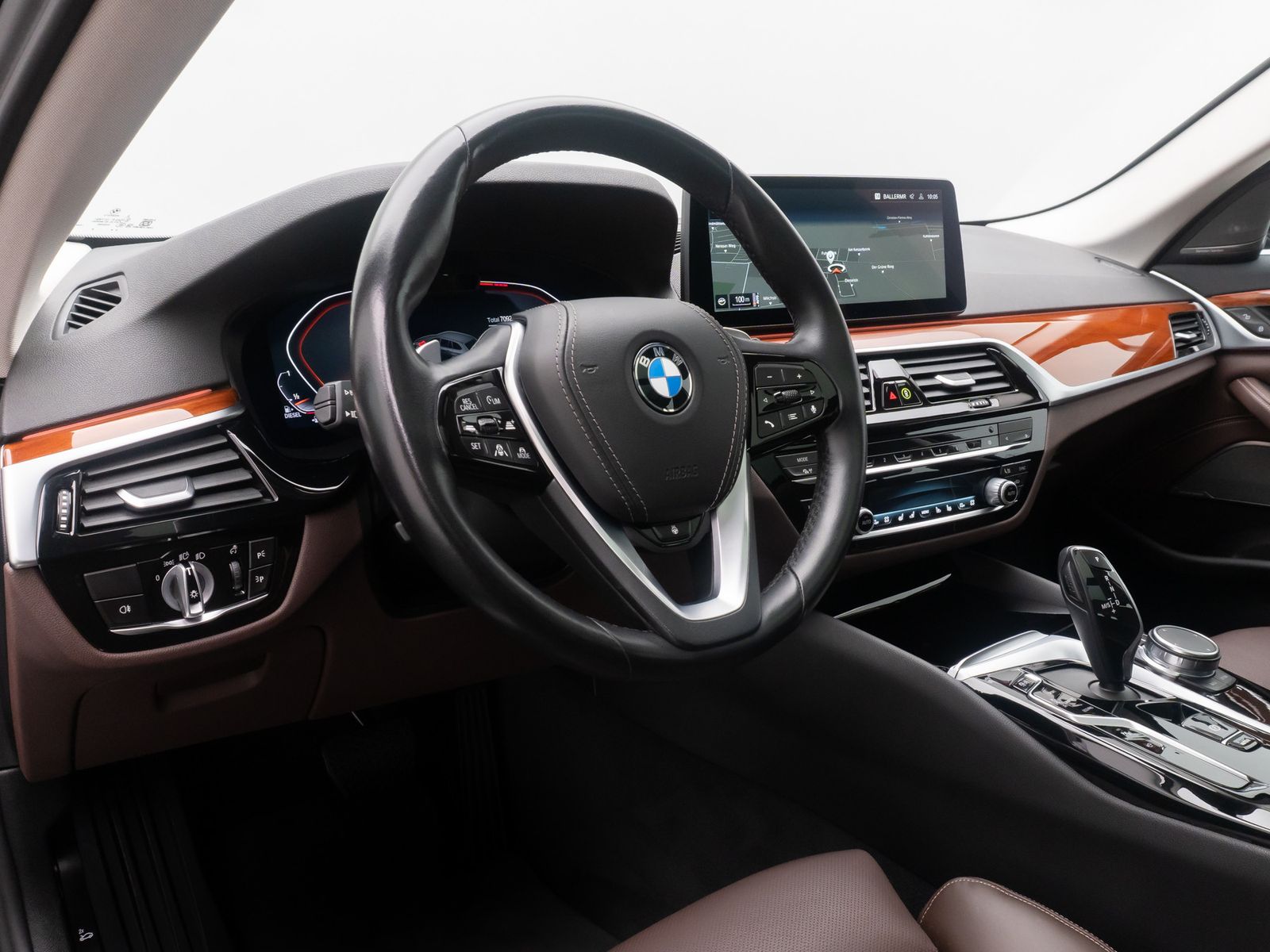 Fahrzeugabbildung BMW 540d xD ACC Laser HUD DAB Panorama H/K Belüftung