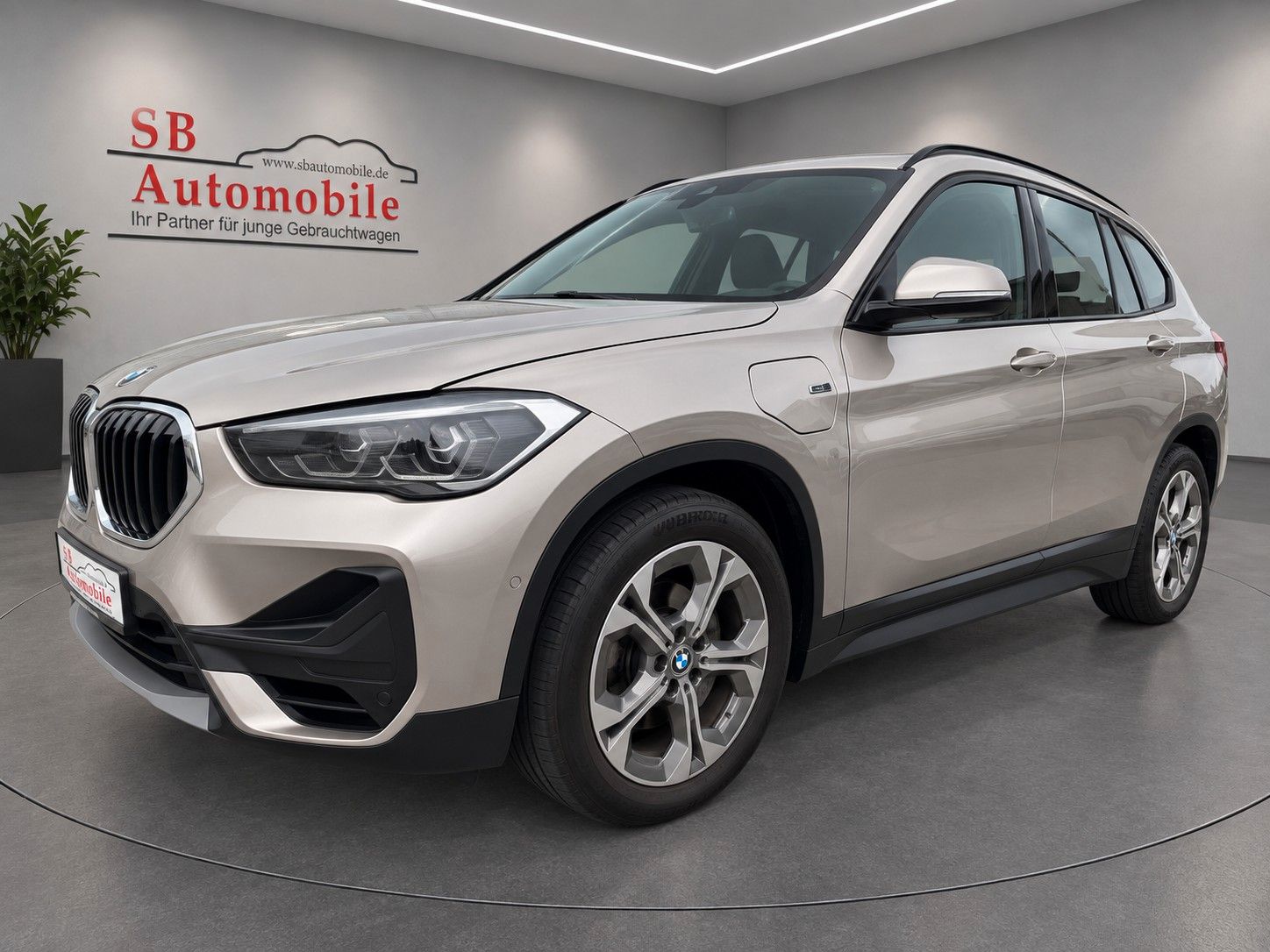 BMW X1 xDrive 25 e Advantage AHK NAV LED KAMERA foto 4