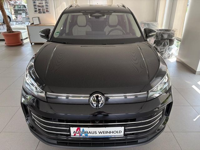 Tiguan  Elegance 2.0 TDI MATRIX CLI AHK PANO SHZ