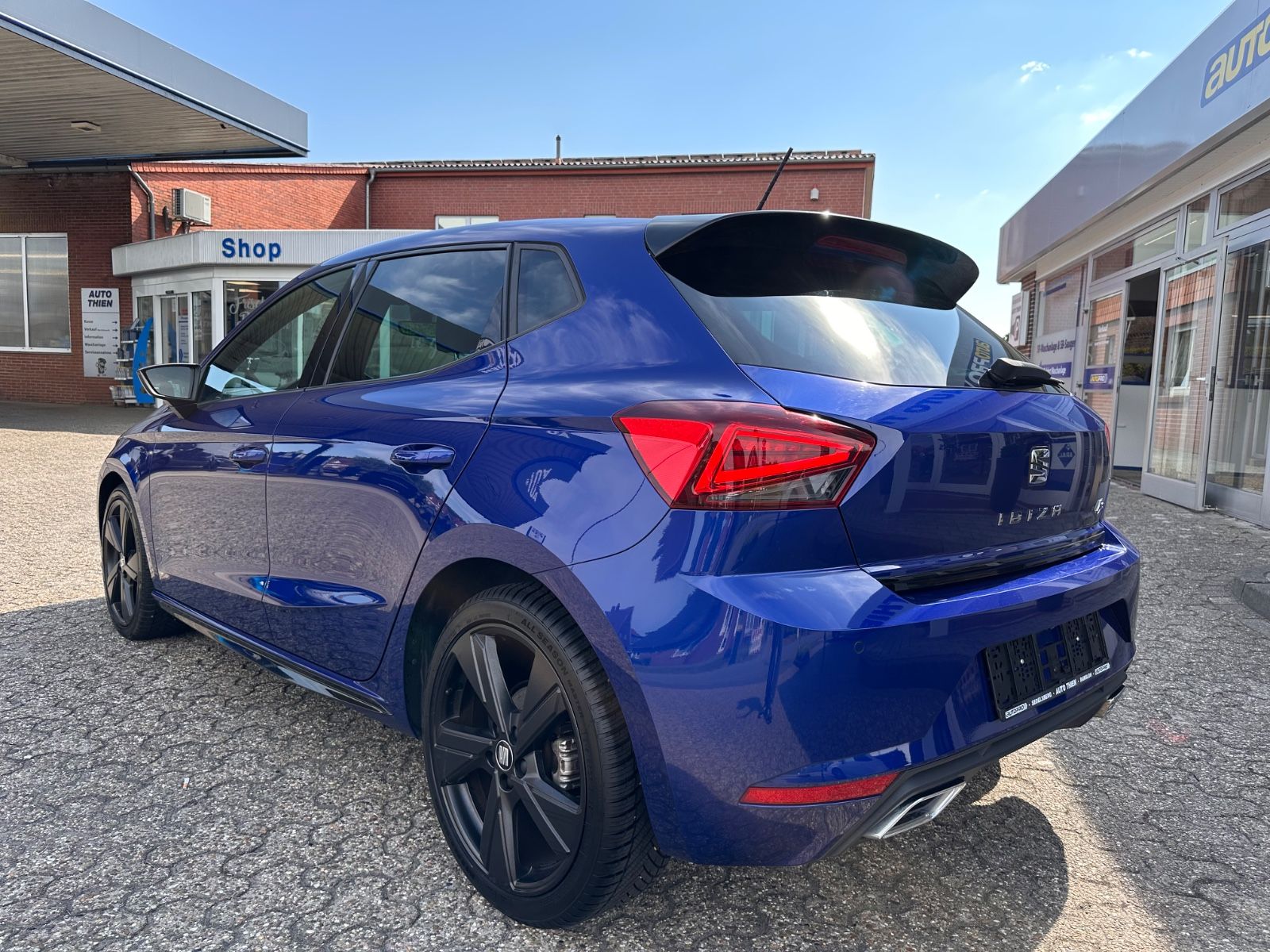 Fahrzeugabbildung SEAT Ibiza Black Edition 1.0 TSI DSG ACC/Navi/RFK/APP
