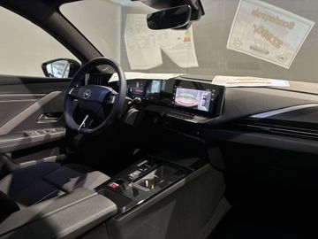 Fotografie 8 des Opel Astra Sports Tourer 1.2 Turbo AT GS AHK Pano Tec