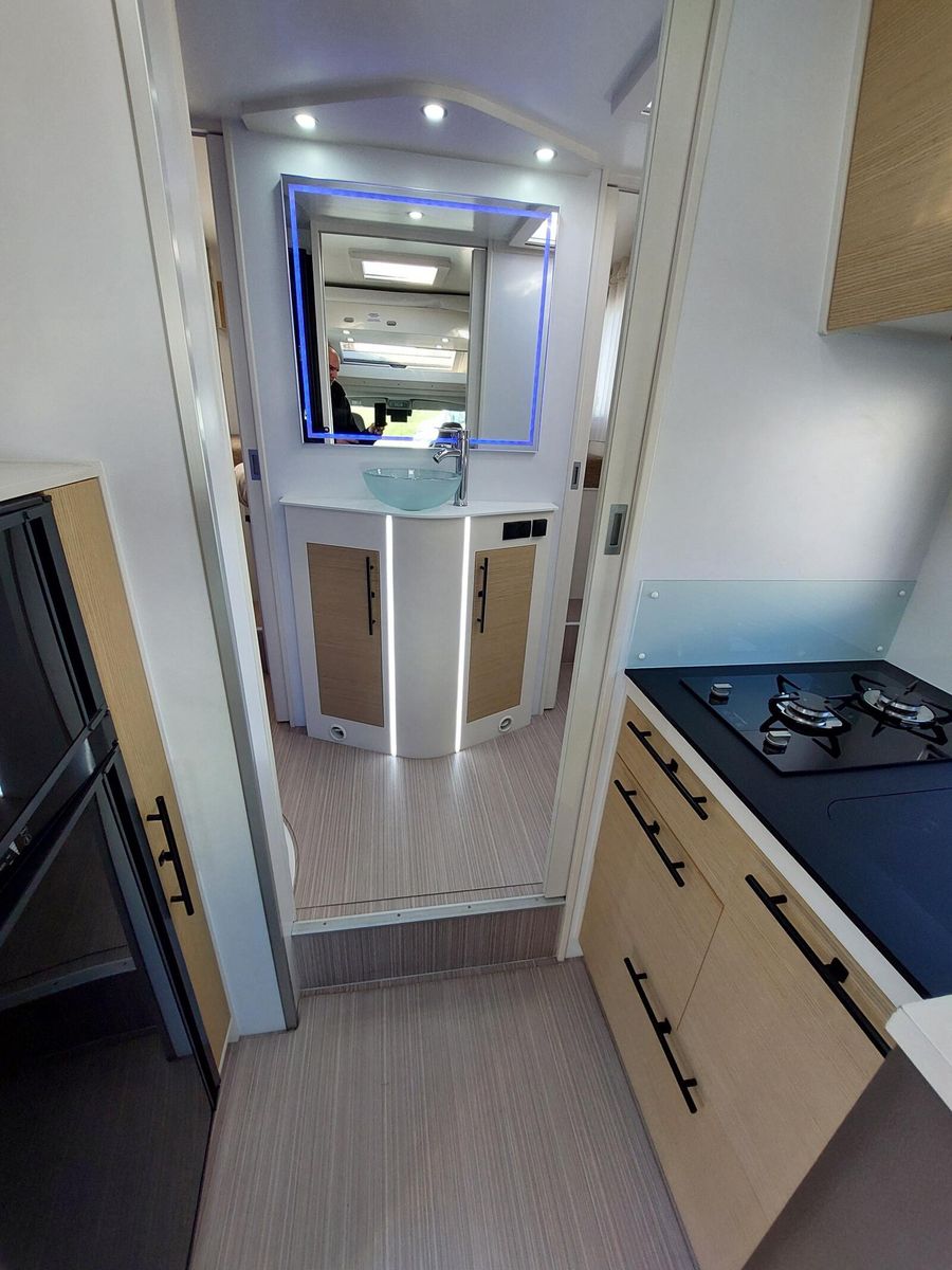 Fahrzeugabbildung Notin Sonstige Bilbao BCL Fiat Ducato 8 Hubbett 360°