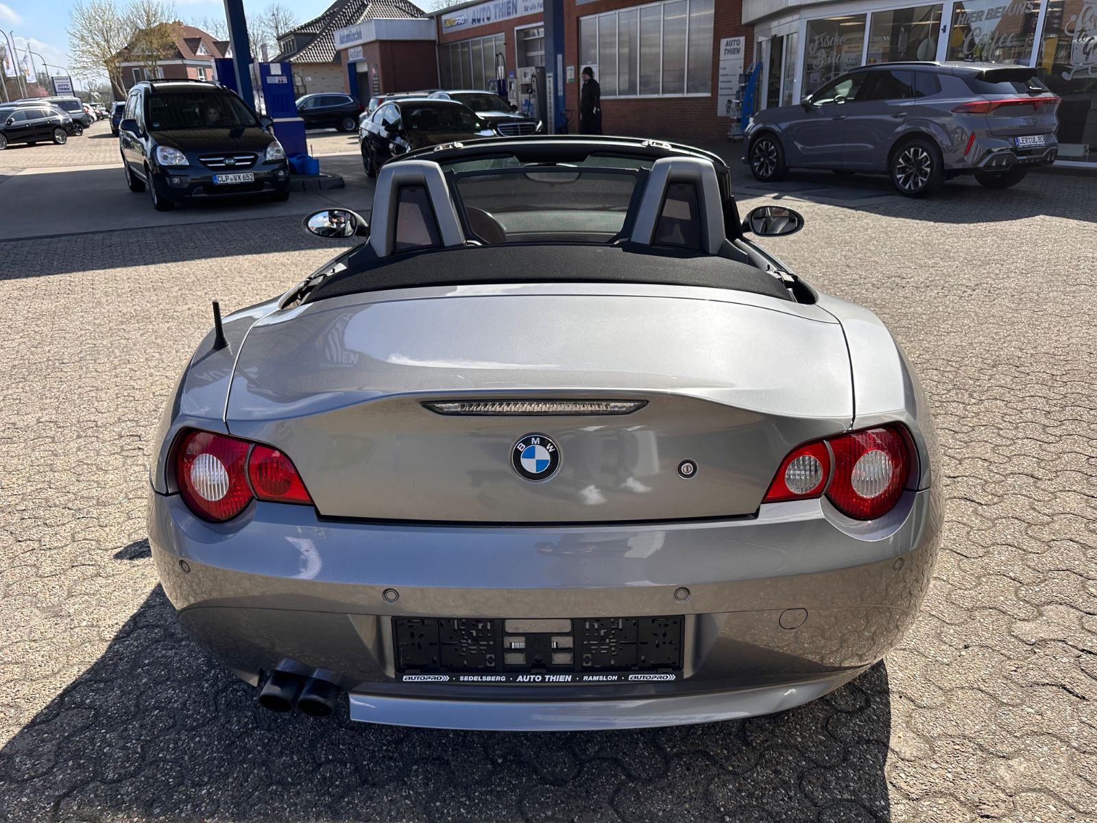Fahrzeugabbildung BMW Z4 Roadster 2.2i Xenon/Leder/GRA/HiFi/PDC/Klima