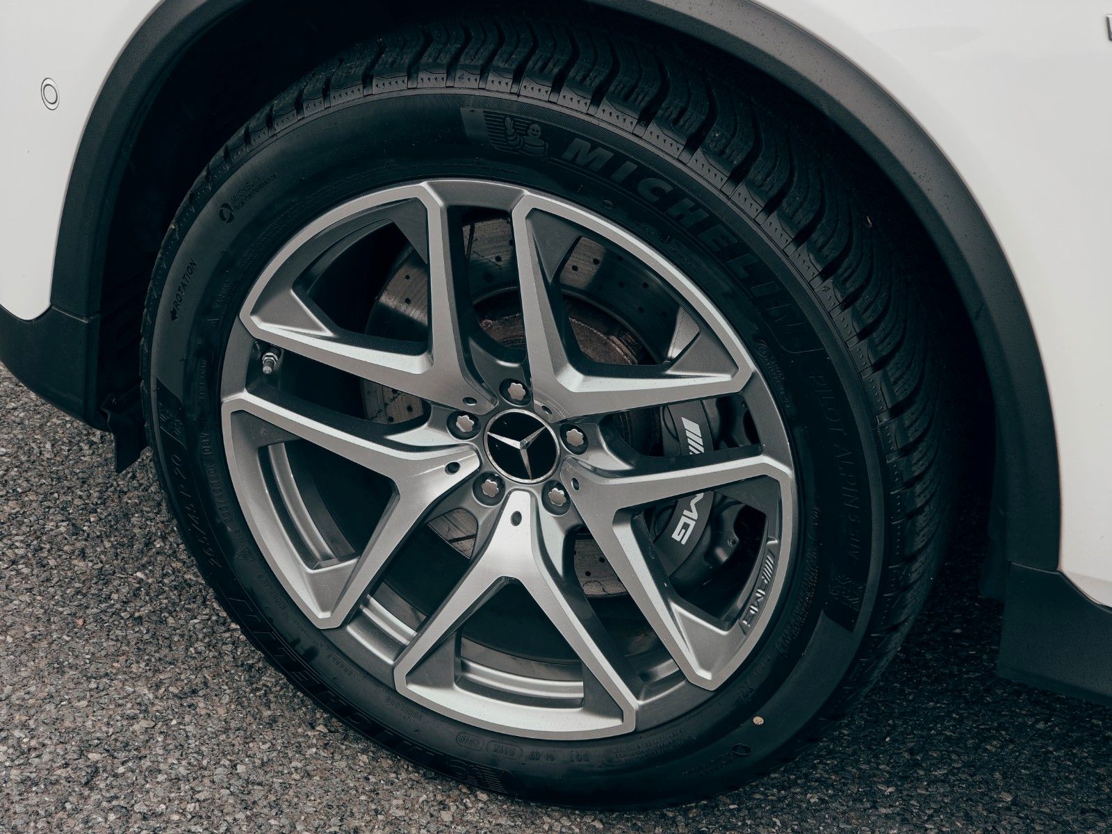 Fahrzeugabbildung Mercedes-Benz GLC 63 AMG 4Matic+, Burmester, Schalensitze, 360