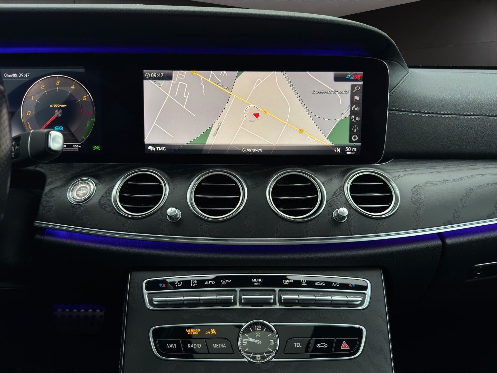 Fahrzeugabbildung Mercedes-Benz E 300de  AMG-Line/MBeam/Burmester/S-Dach