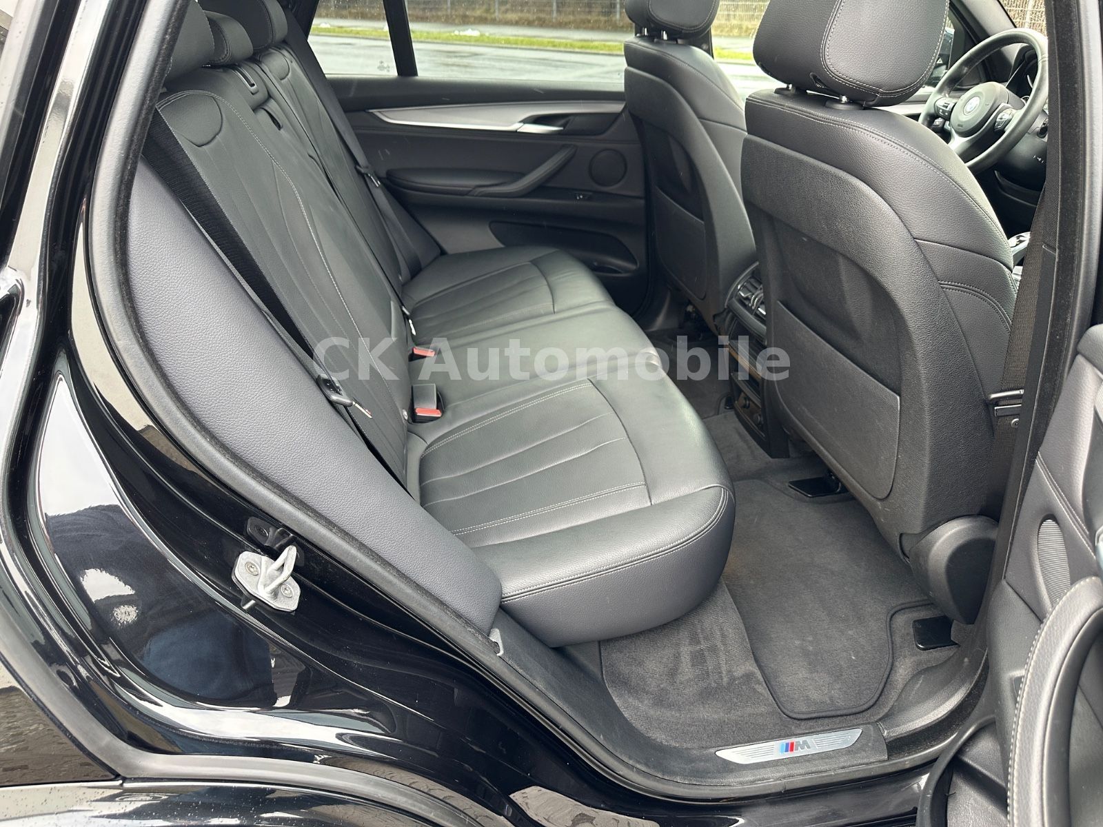 Fahrzeugabbildung BMW X5 xDrive 35i M-Sport/Navi/Pano/Head-Up/LED/AHK