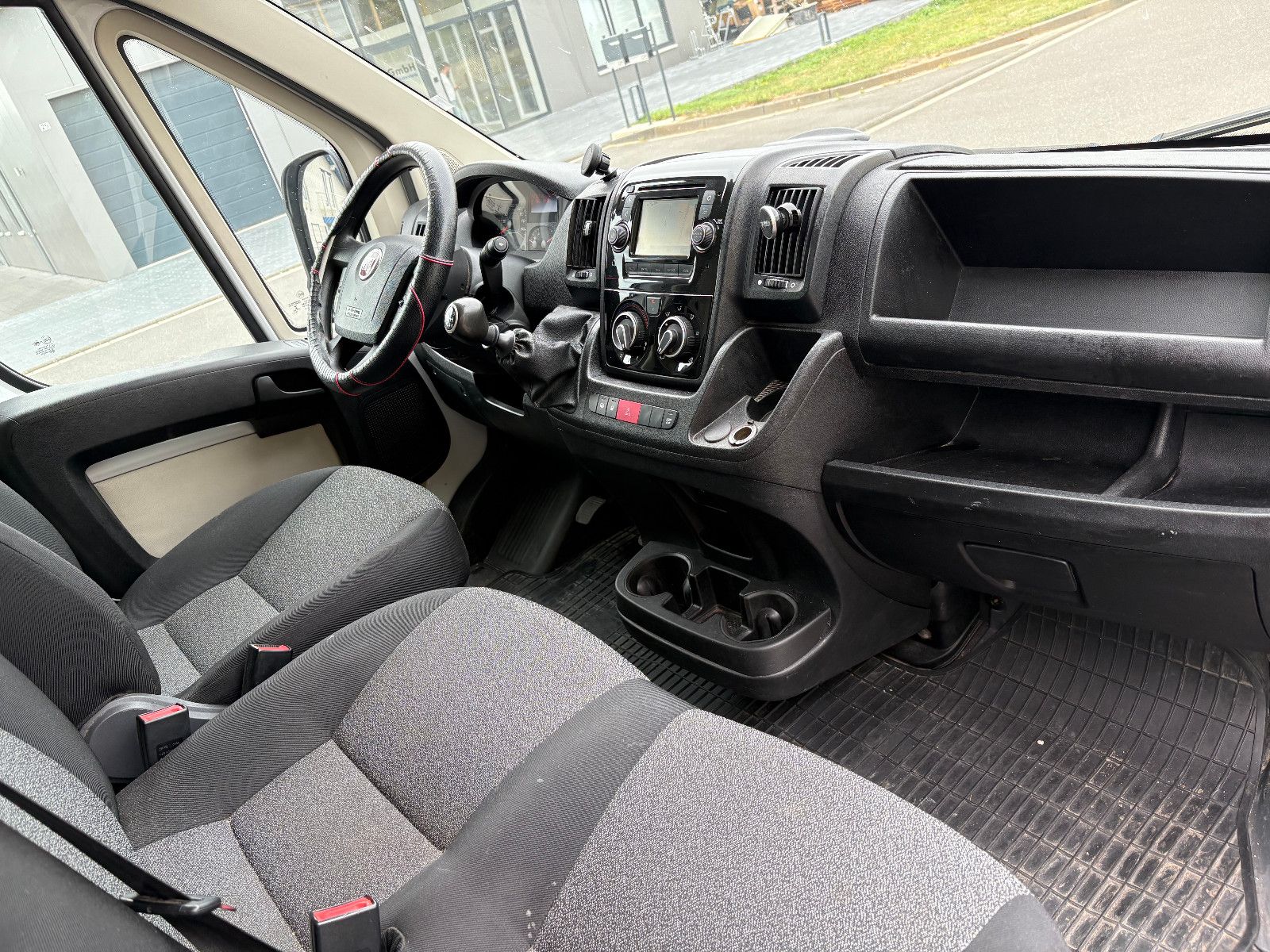 Fahrzeugabbildung Fiat Ducato Grossr.-Kasten 35 130 L4H2 RS: 4035 mm/3-