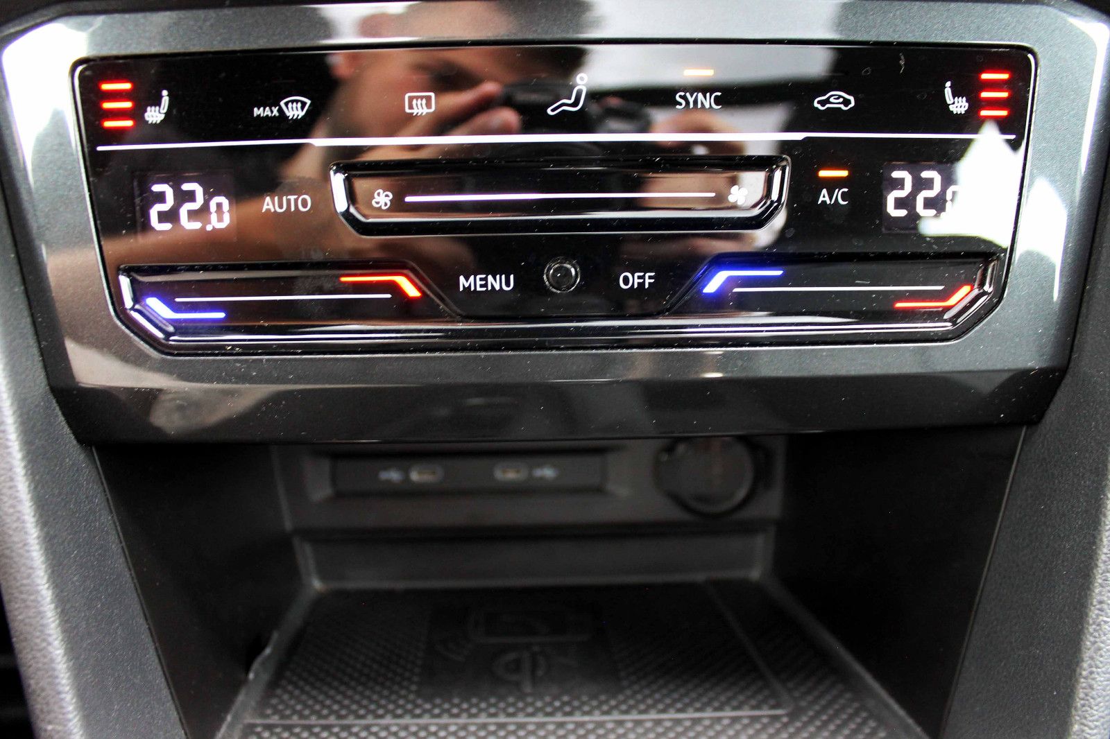 Fahrzeugabbildung SEAT Tarraco Style 2.0TDI DSG LED AHK ACC KAM PANO BT