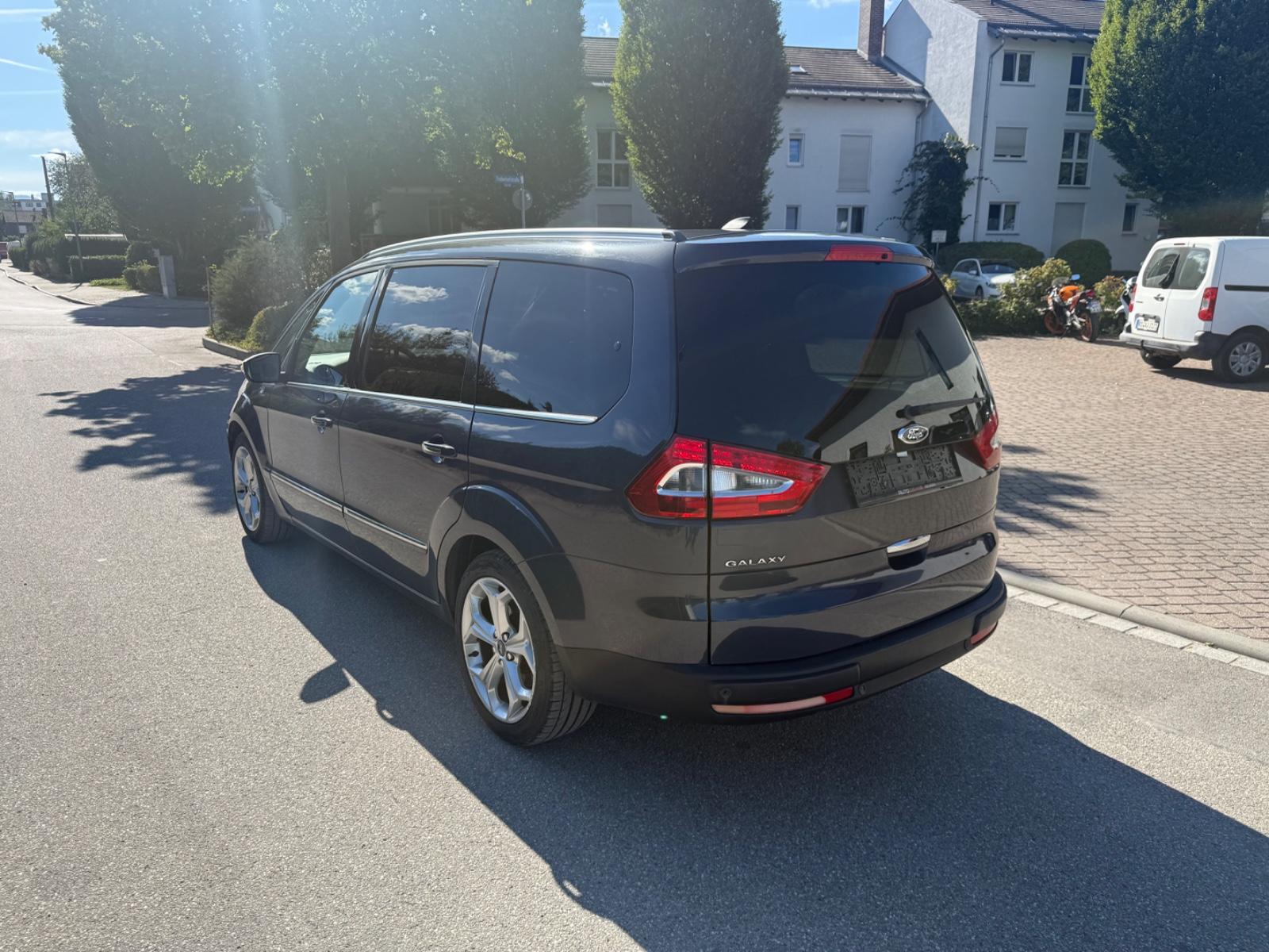 Ford Galaxy 2012 — photo 6