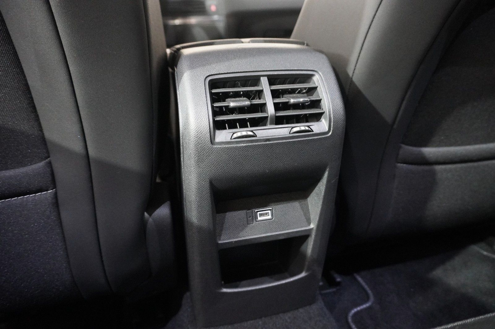 Fahrzeugabbildung Opel Astra L Lim. 1.6T PHEV GSe NAVI/LED/360°/SPORT