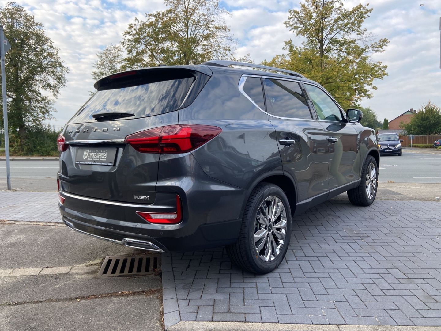 Fahrzeugabbildung KGM Rexton 2.2 Lux 8 AT AWD Navi Leder 360 Kamera