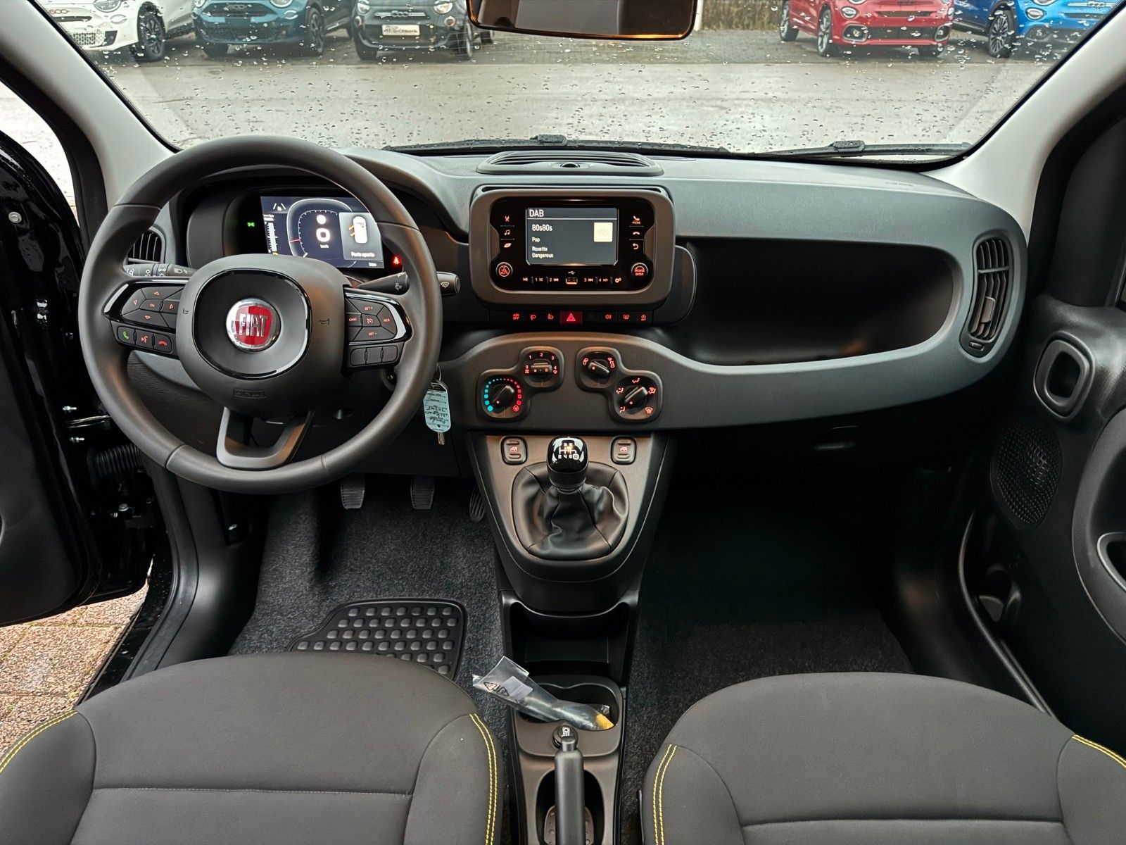 Fahrzeugabbildung Fiat Panda Hybrid 1.0 GSE DAB Tempomat