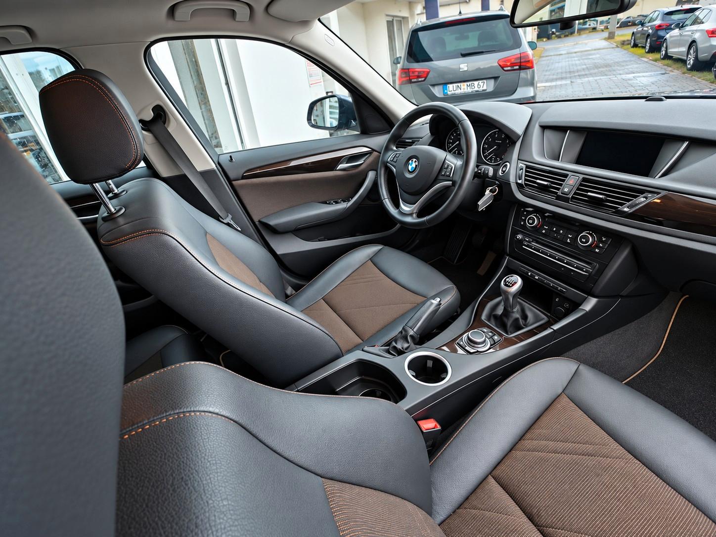 BMW X1 sDRIVE 18i 150ch X-LINE - GPS - SIÈGES CHAUFFANTS - RADARS AVANT/ARRIÈRE - XÉNON - CLIM BIZONE