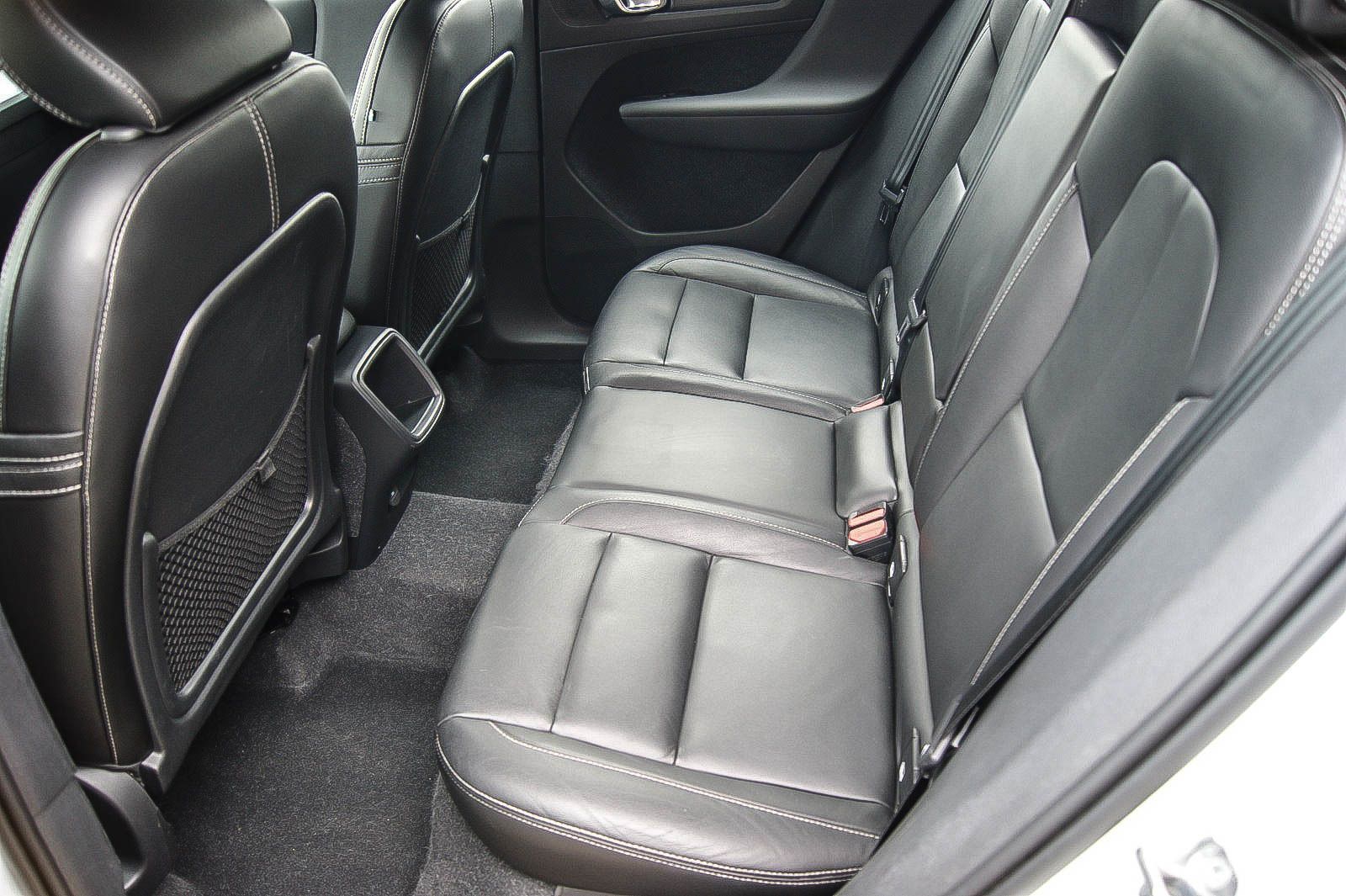 Volvo XC40 D4 Momentum Pro AWD 4x4 LEDER ANHZV PRO-PAK foto 15