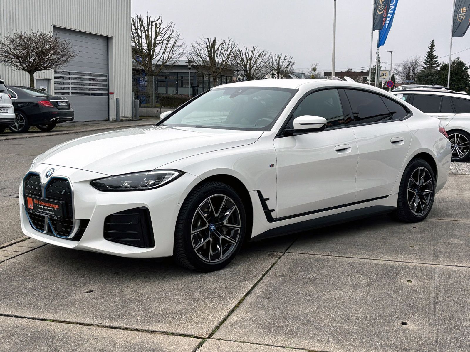 Fahrzeugabbildung BMW i4 eDrive40 Gran Coupe M-Sport LED AHK KAM ACC