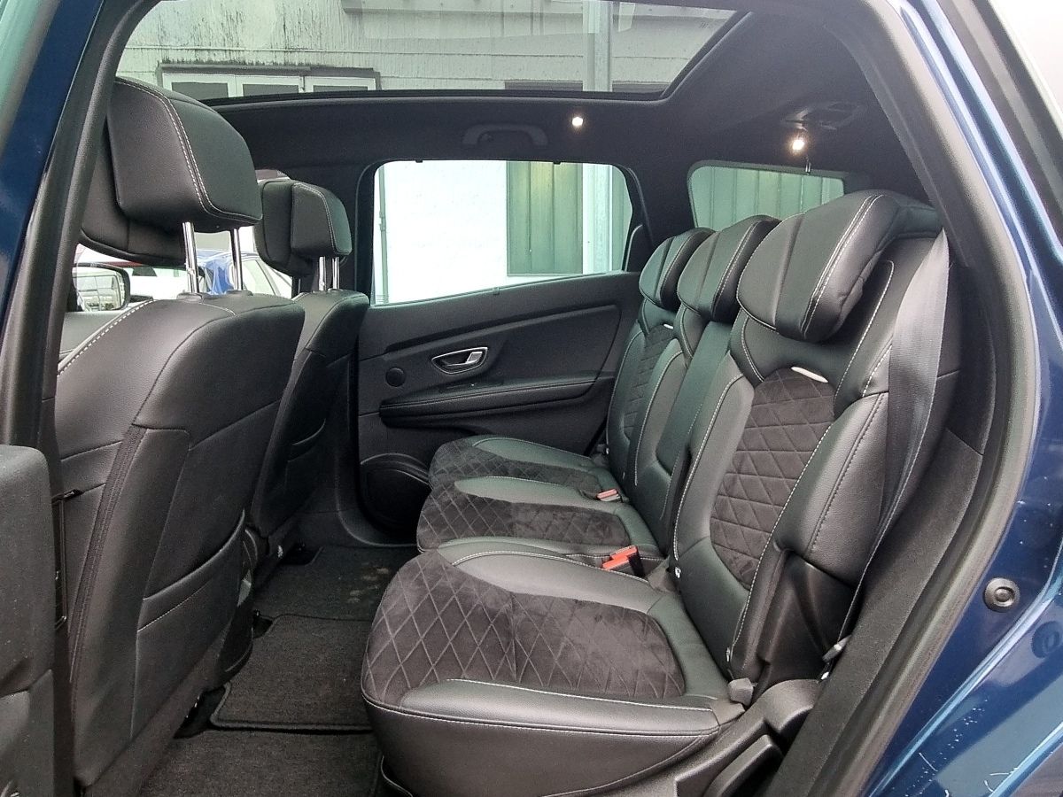 Fahrzeugabbildung Renault Grand Scenic BLACK Edition TCe 160